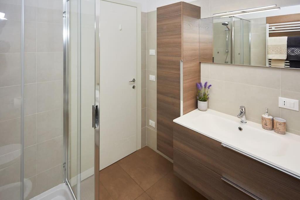 Center Aviano Comfort Suite Free Parking Wifi מראה חיצוני תמונה